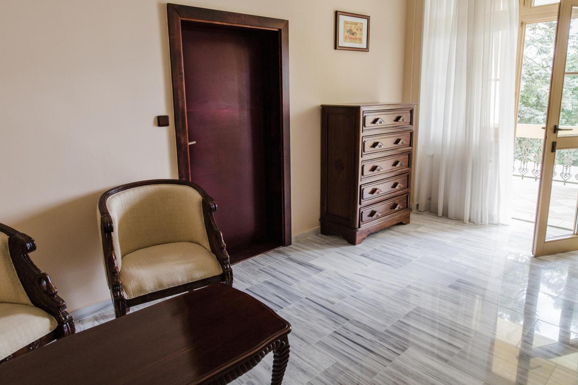 Palace Inn Jíloviště Екстериор снимка
